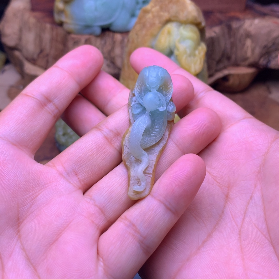 ୧****定制翡翠未镶嵌翡翠