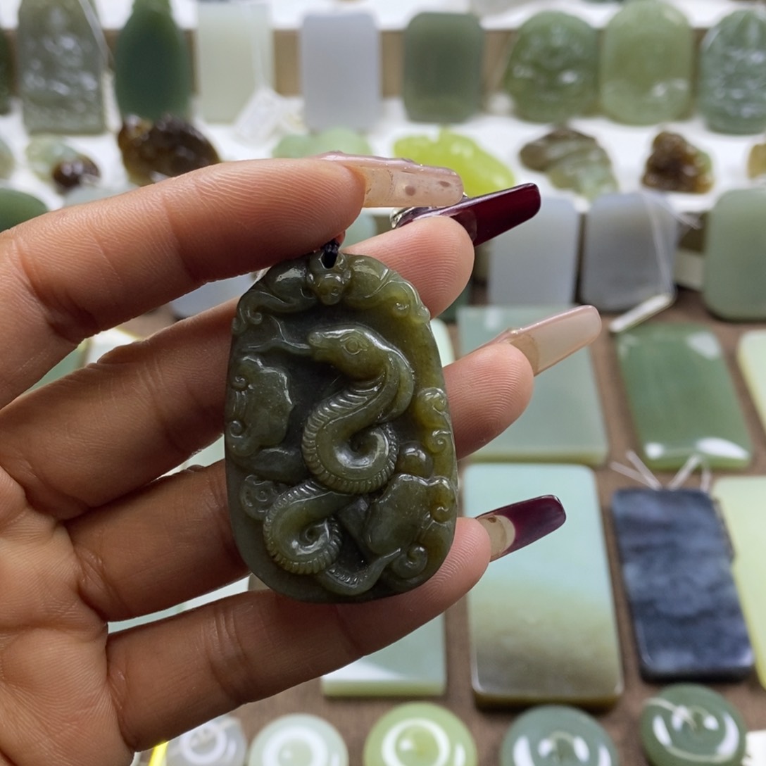 颈饰未镶嵌和田玉