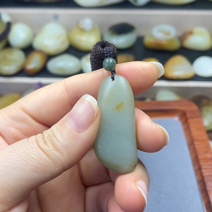 九***尘和田玉未镶嵌颈饰