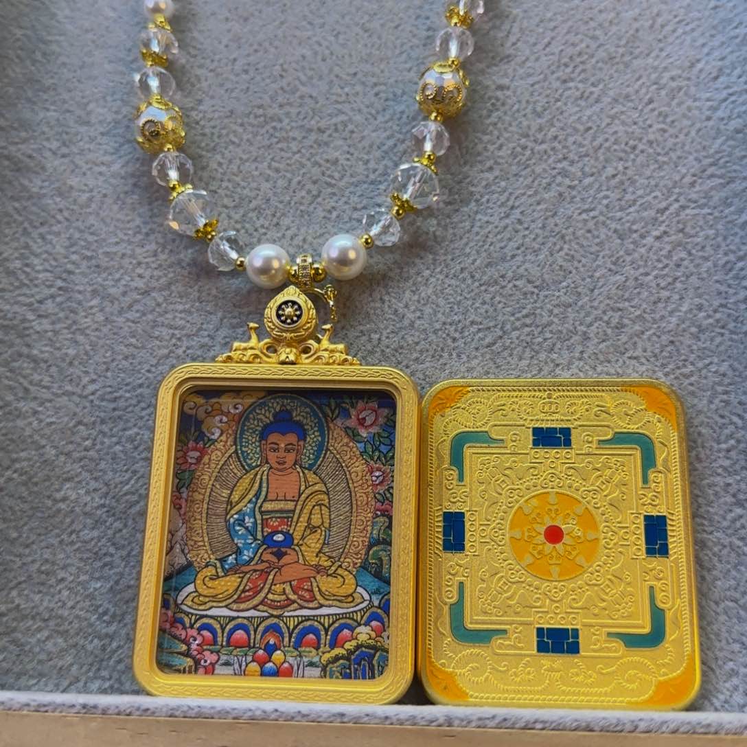 吊坠阿弥陀佛。         