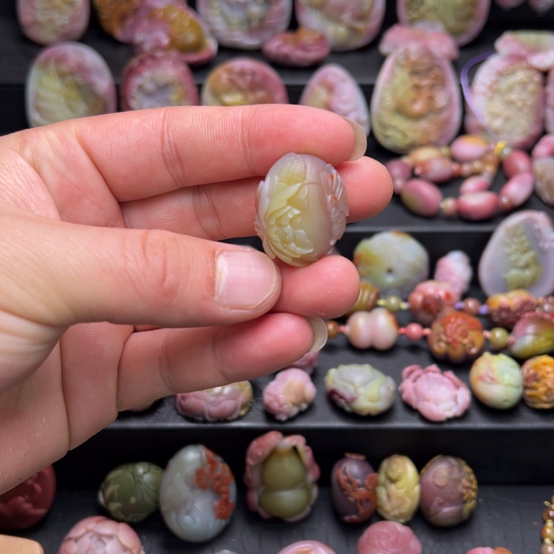 玛瑙/玉髓吊坠未镶嵌蝶恋花