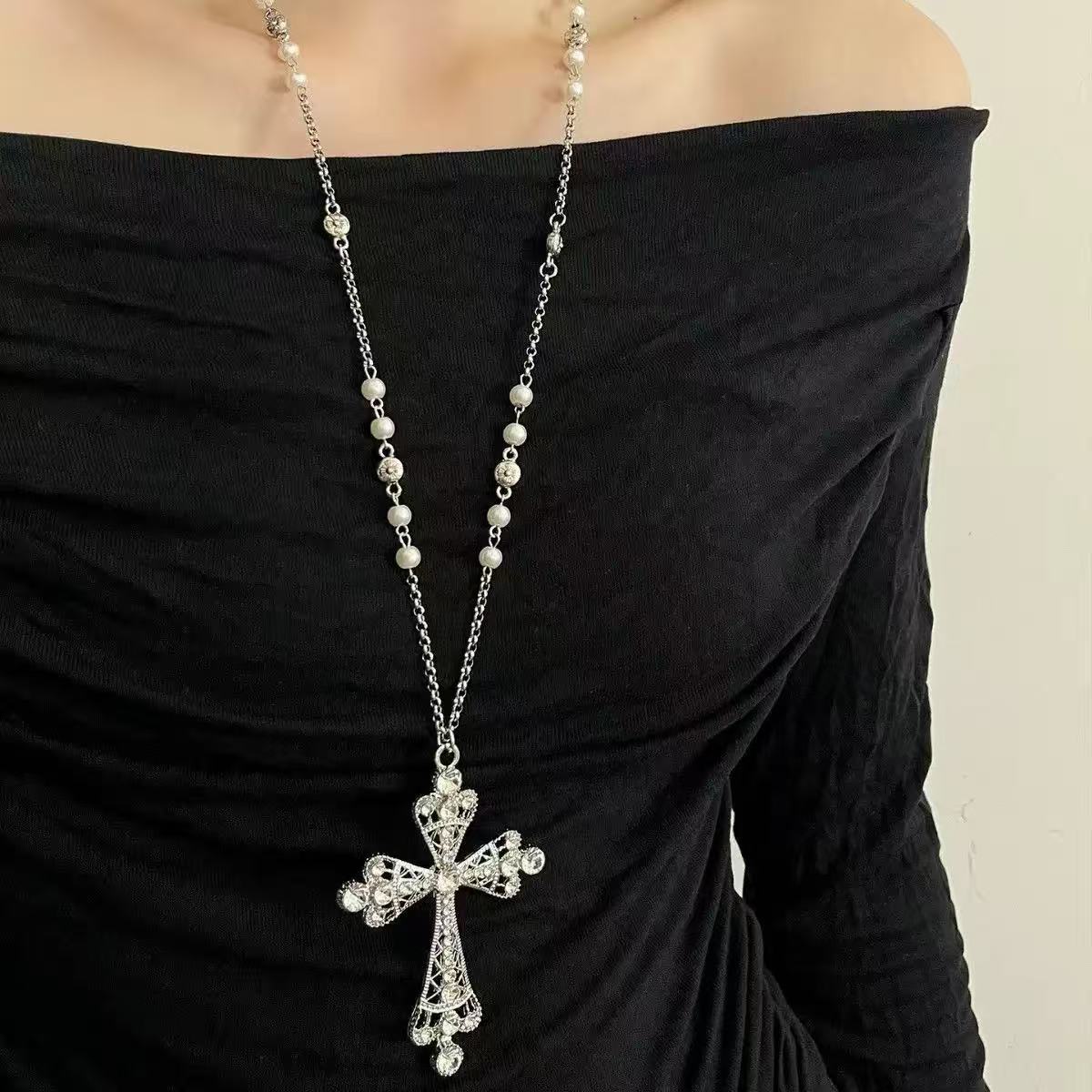 Y2K暗黑辣妹甜酷风十字架项链女小众长款毛衣链配饰