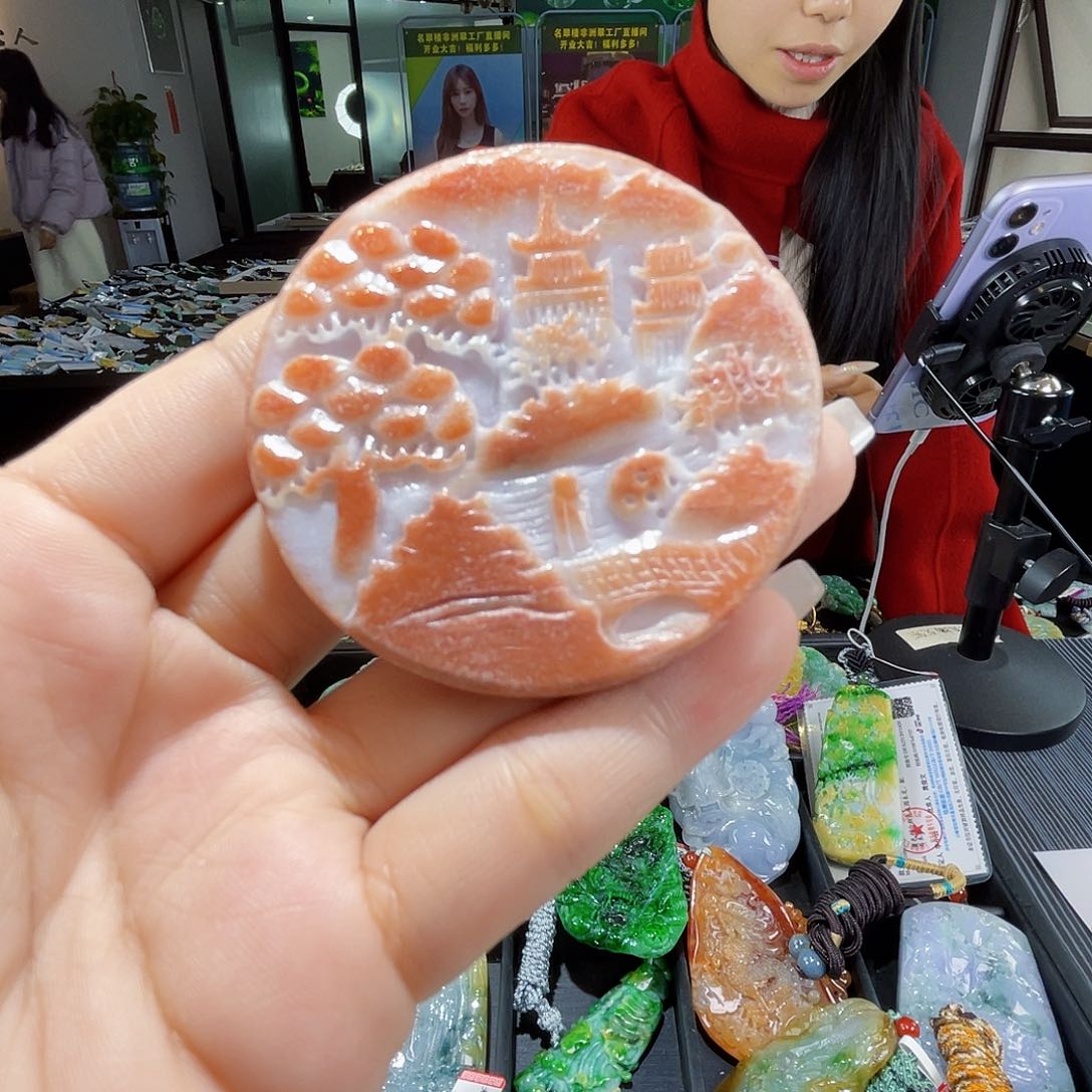 颈饰未镶嵌翡翠一