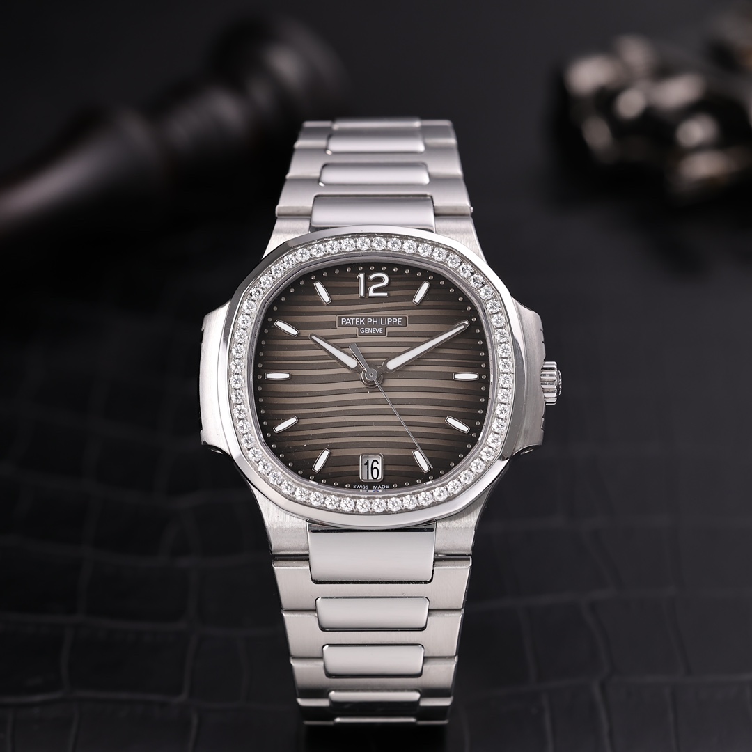 95新 Patek Philippe/百达翡丽 7118/1A-011烟熏灰2021年10月保卡