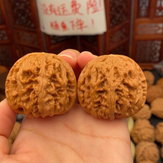 文玩核桃吊坠44球体粗筋