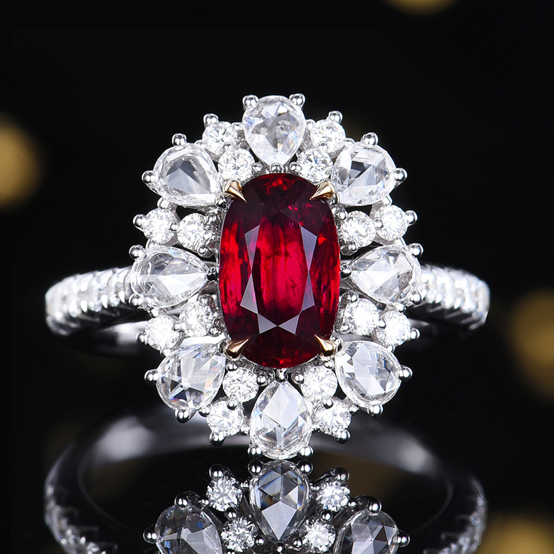 温婉美人 主石2克拉 18K金 无烧鸽血红红宝石戒指