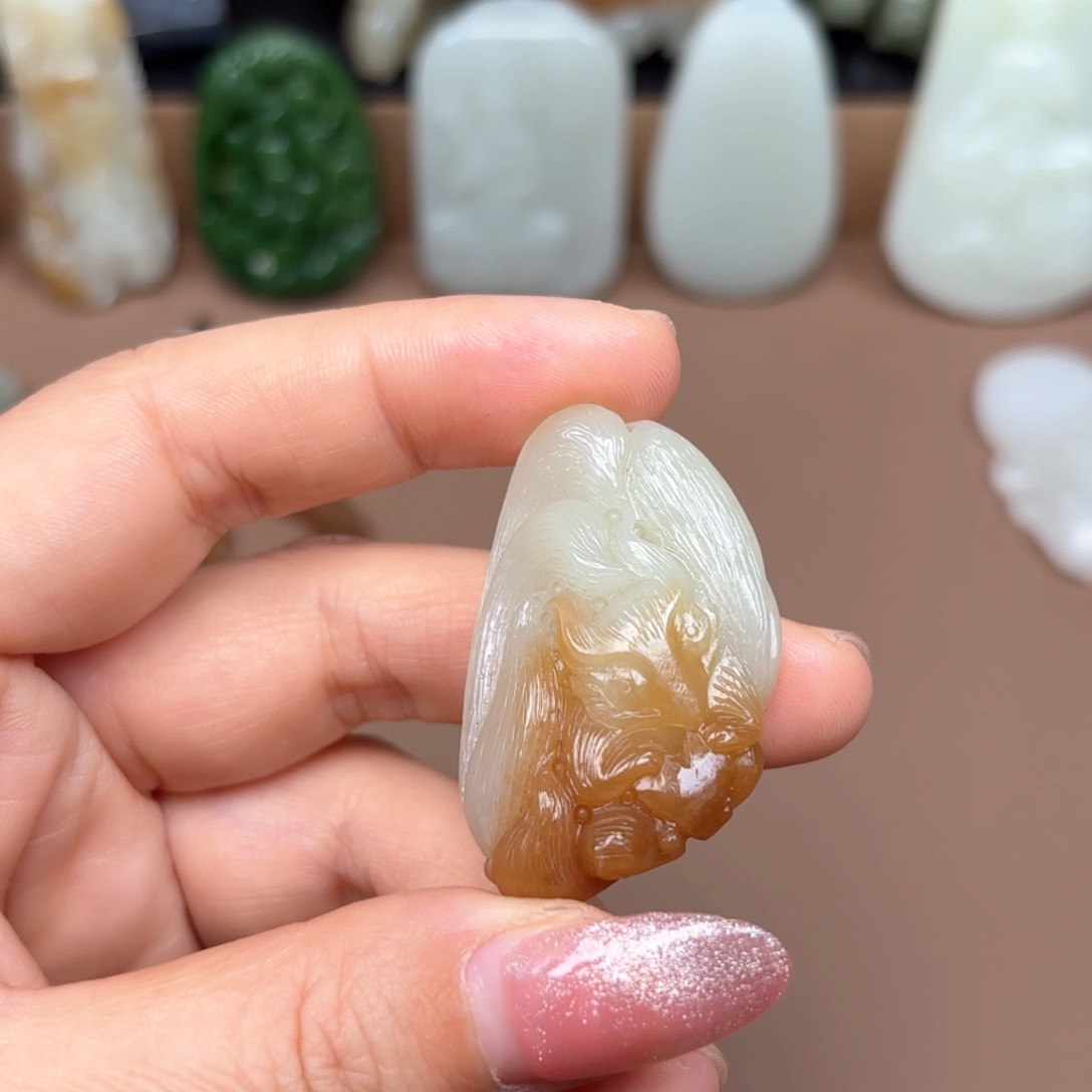 和田玉未镶嵌颈饰