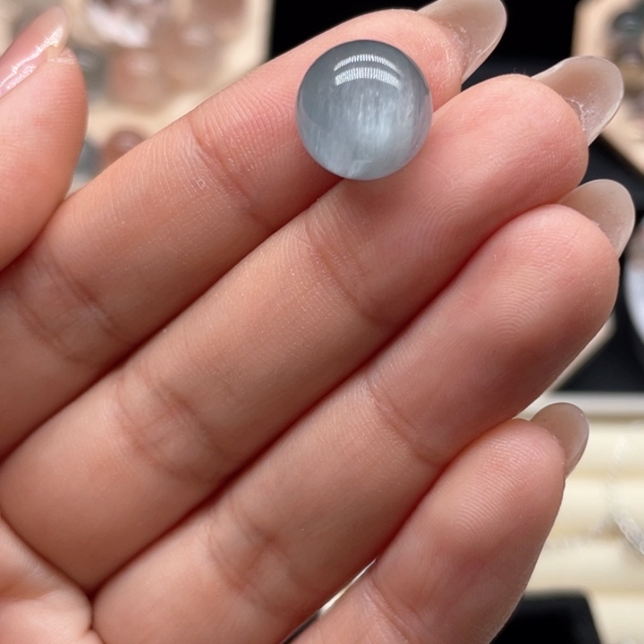 蓝兔毛圆珠12.mm 打孔不退换未镶嵌水晶酒****涡