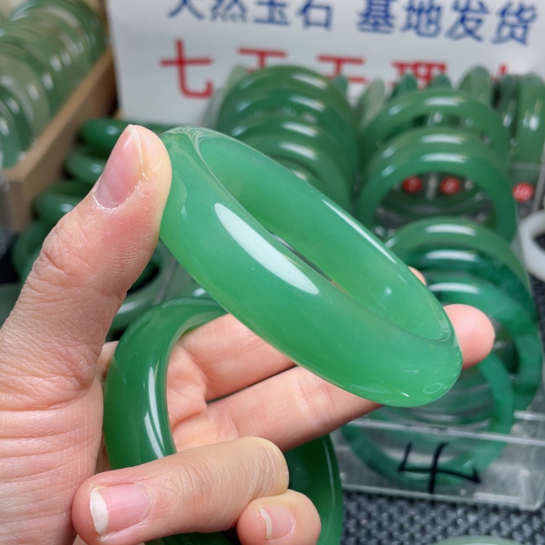 东陵石手镯未镶嵌