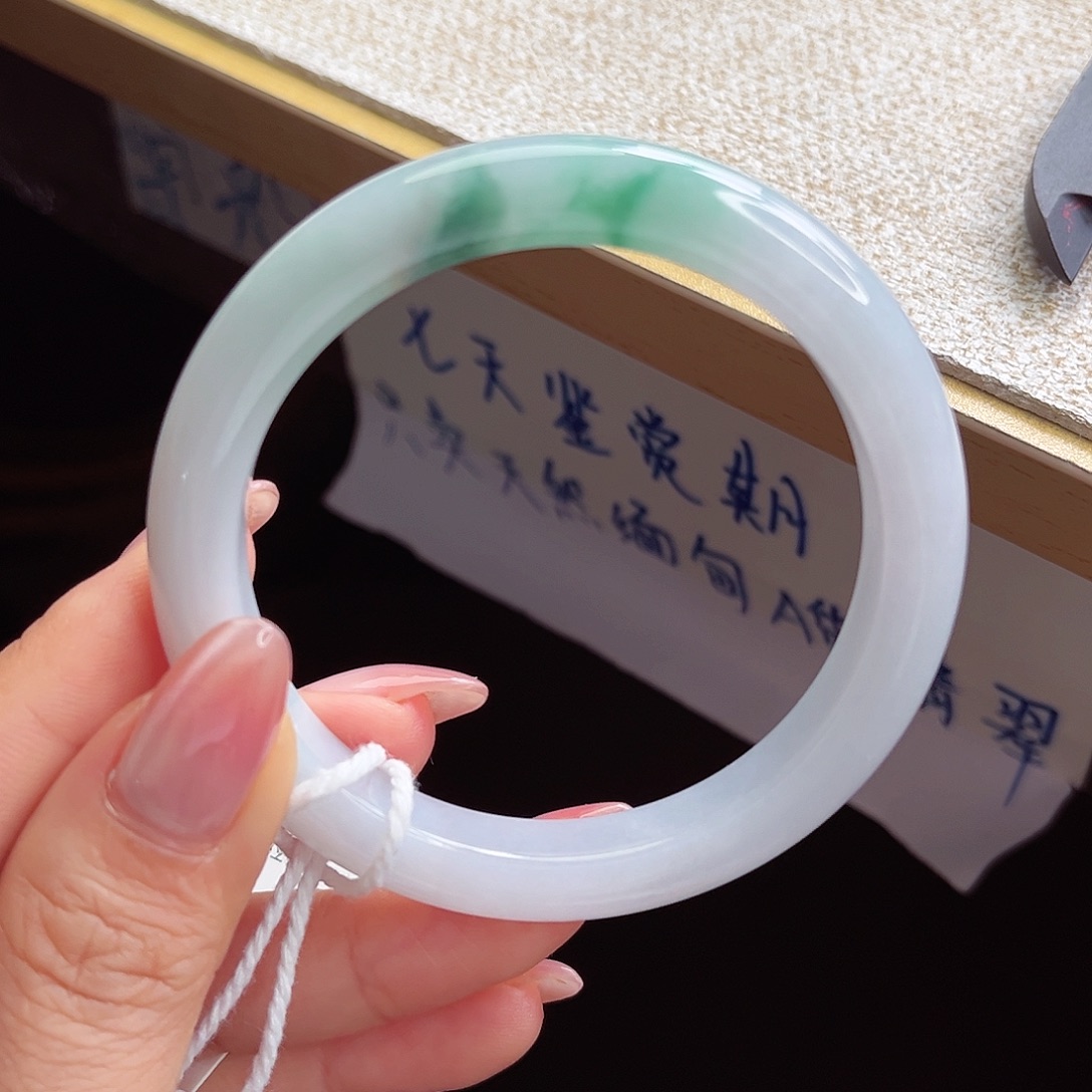 翡翠未镶嵌手镯手镯