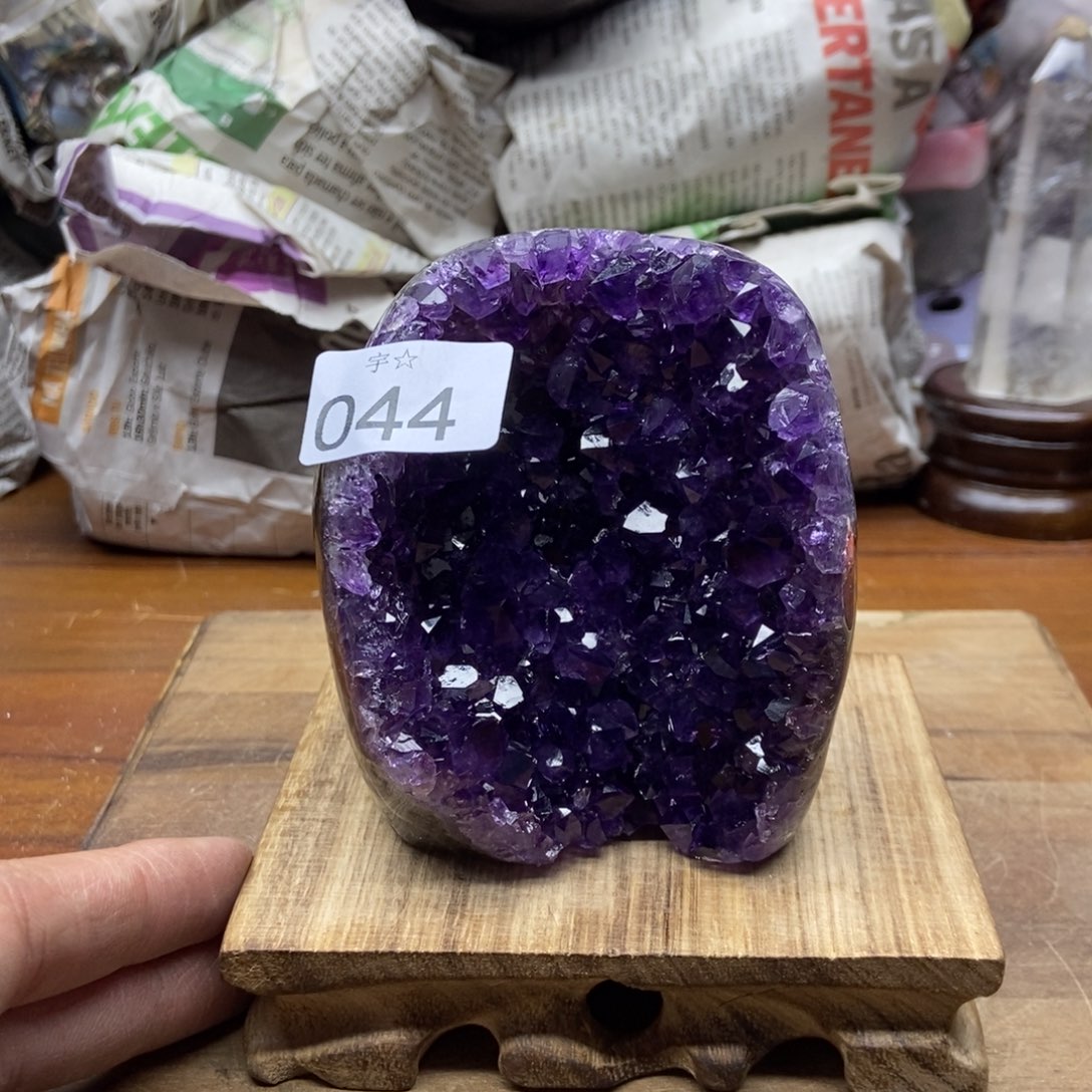 紫晶天然水晶摆件未镶嵌