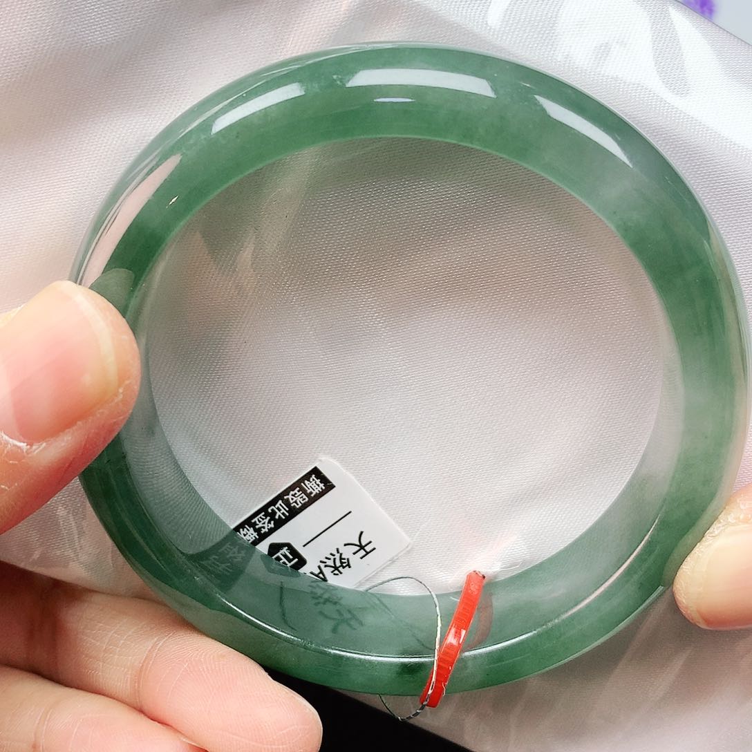 翡翠手镯未镶嵌55+圈