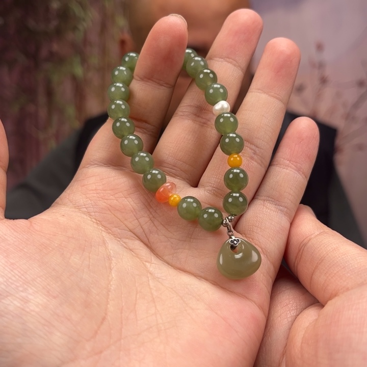 莯***.和田玉未镶嵌手链