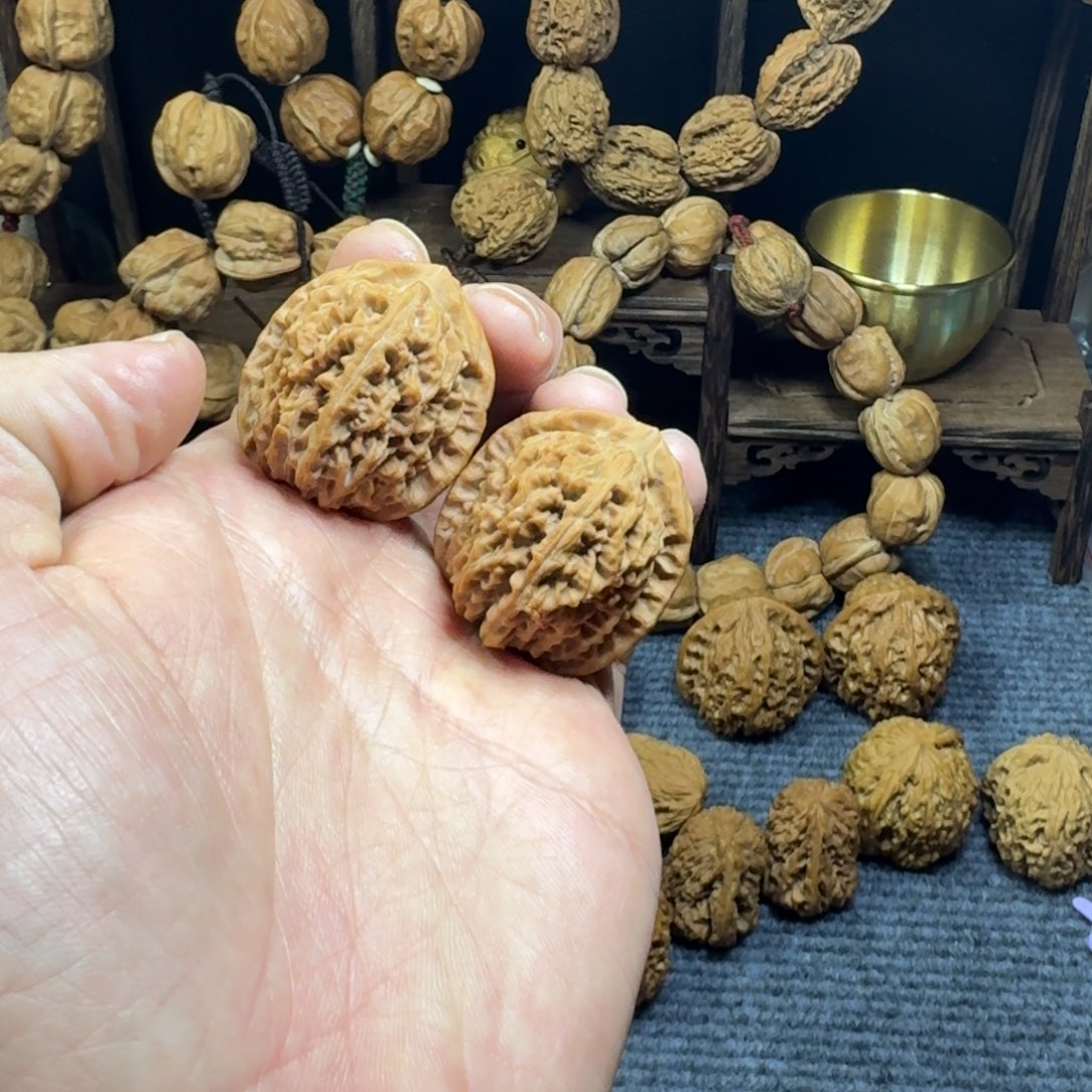 文玩核桃把件荔枝纹34尺