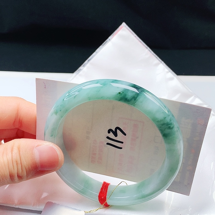 翡翠手镯未镶嵌57➕圈口