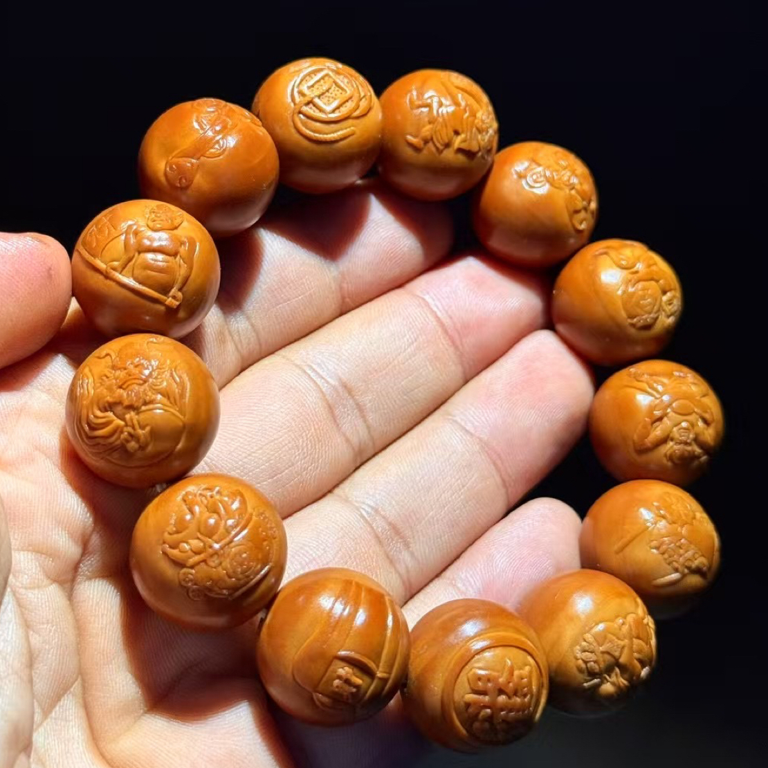 苏工手工雕刻正圆1.8-2.0橄榄核核雕手串