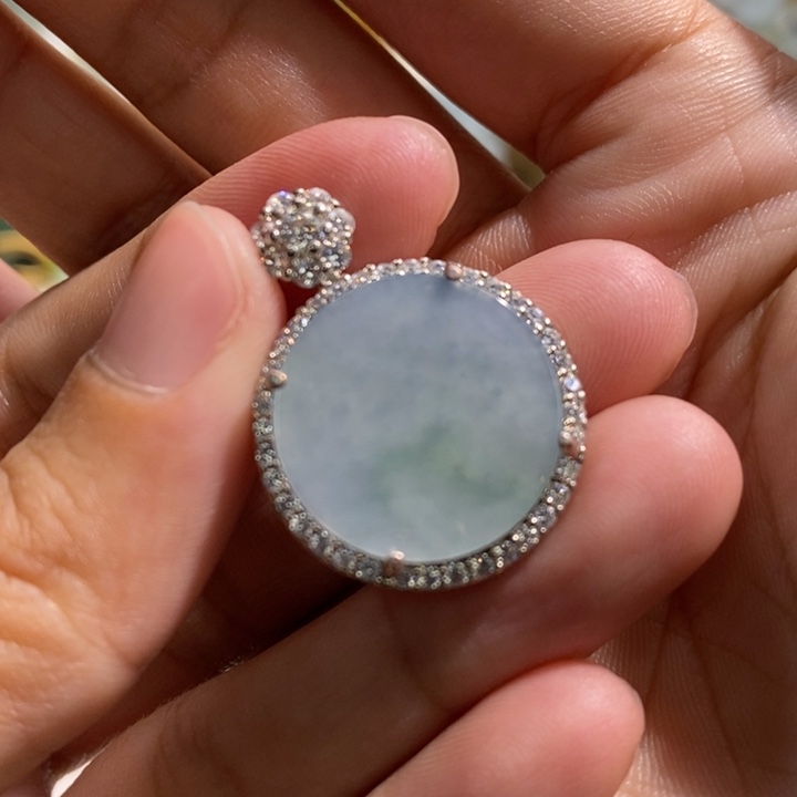 翡翠颈饰未镶嵌翡翠