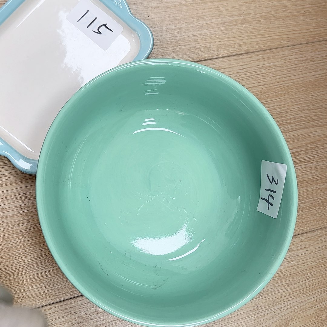 瓷片各一个，。              