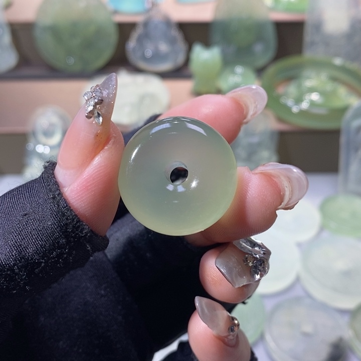 岫玉吊坠未镶嵌吊坠