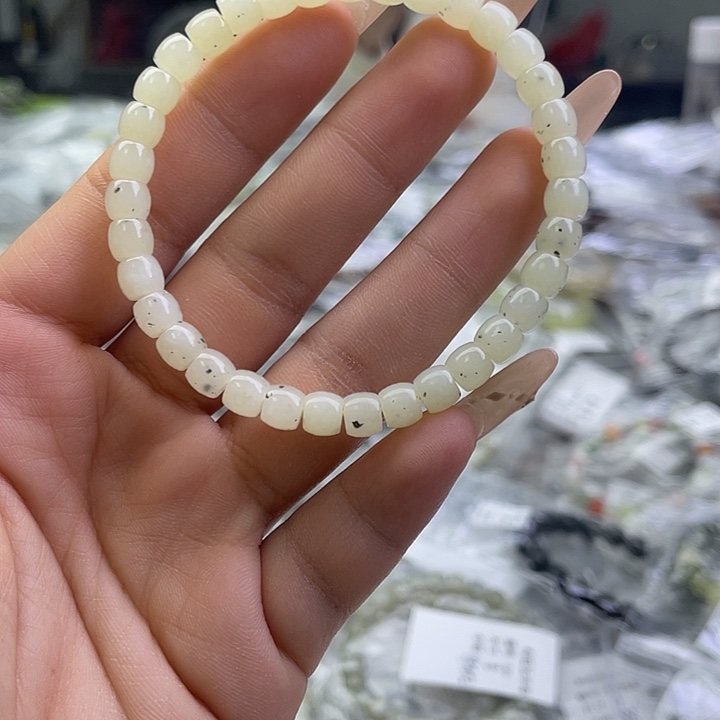 和田玉未镶嵌手串