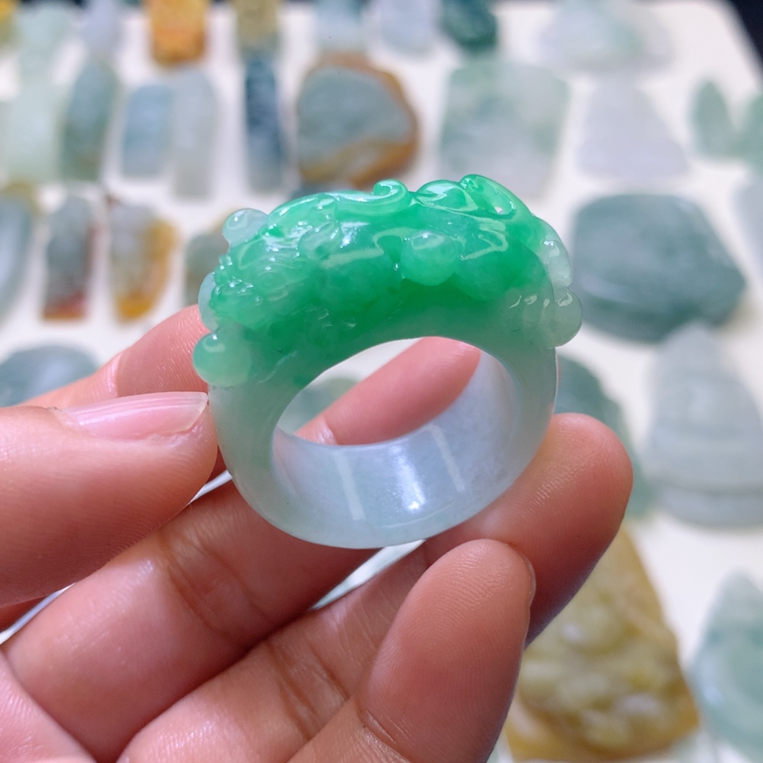 定制翡翠未镶嵌毛货抛光