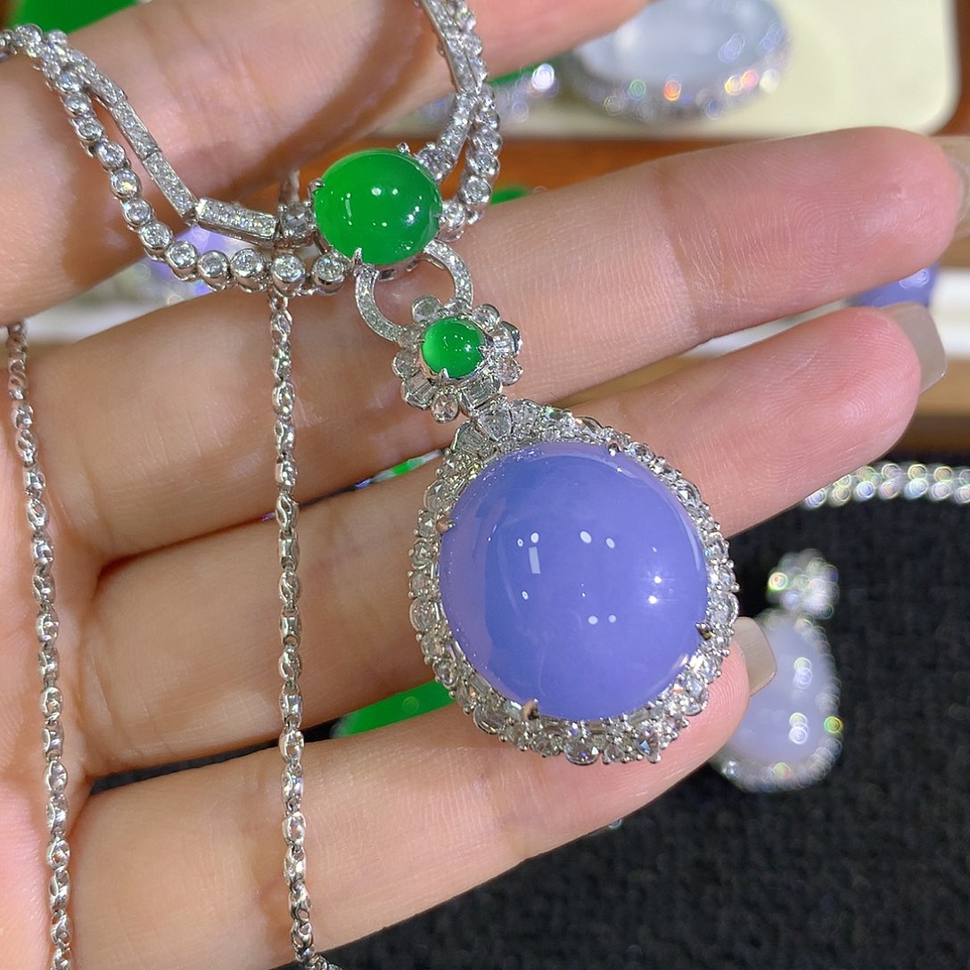 翡翠18K金镶嵌颈饰套链