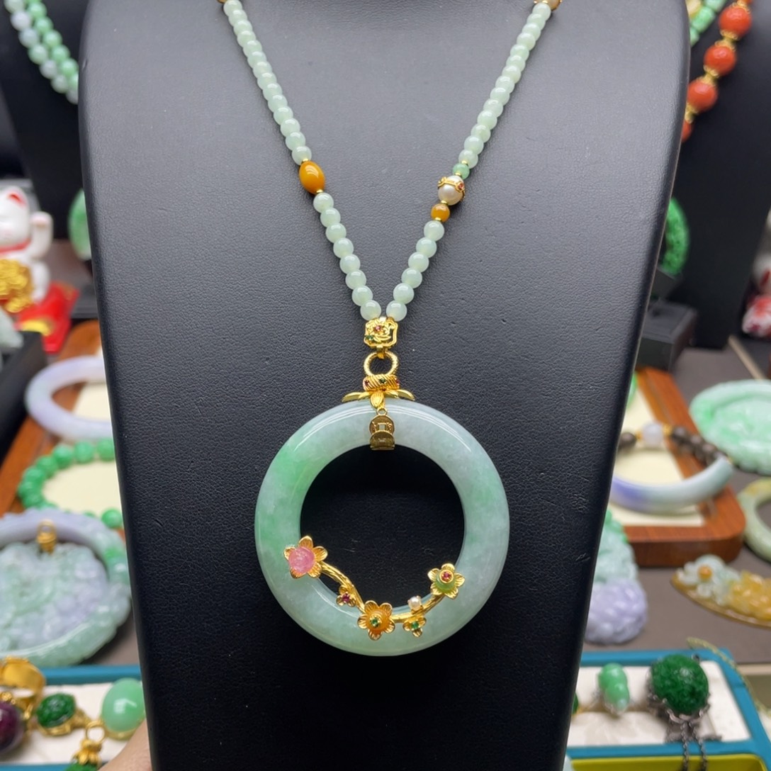 翡翠未镶嵌颈饰翡翠甜甜圈