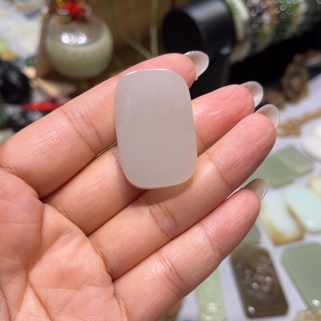 颈饰未镶嵌和田玉