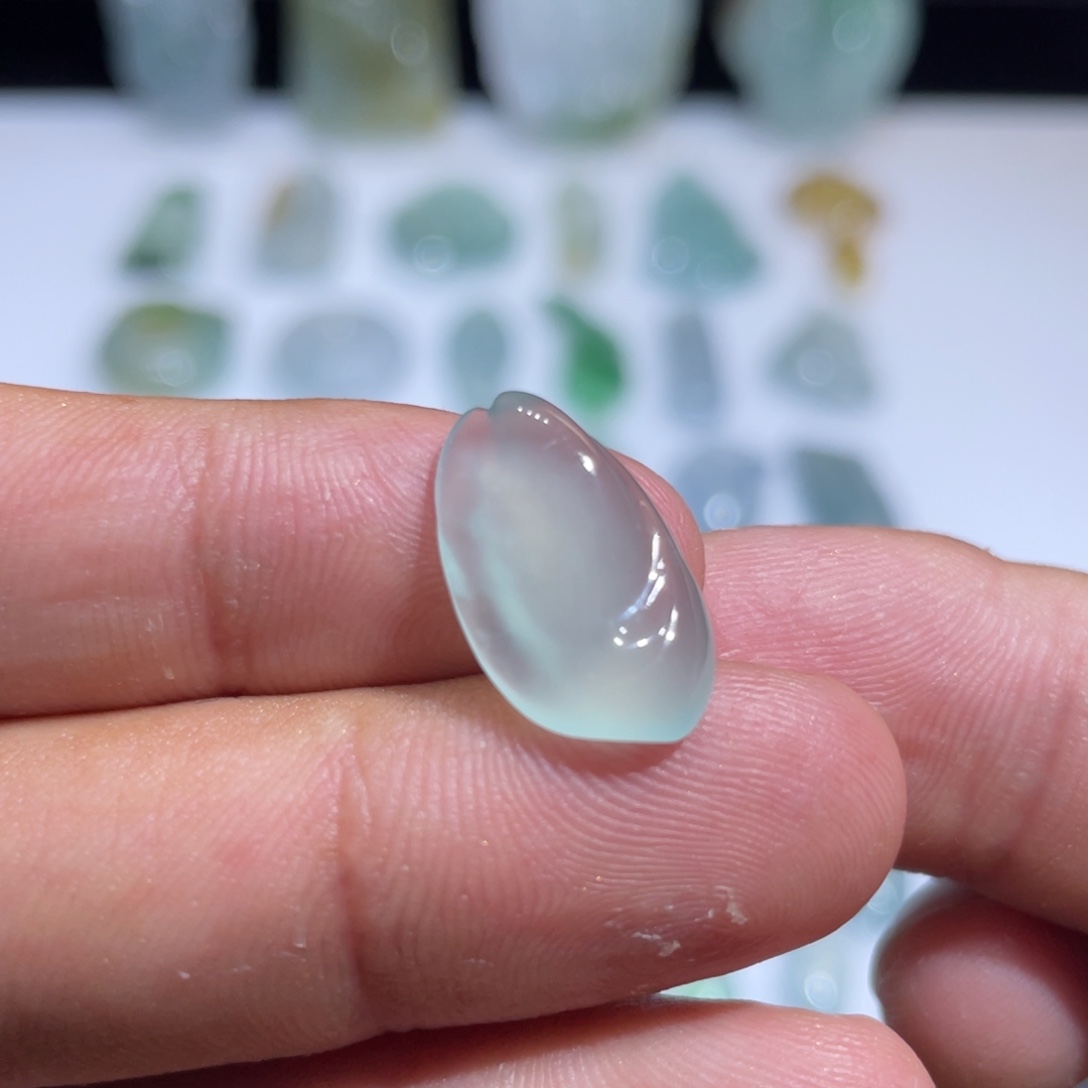 颈饰未镶嵌翡翠随形