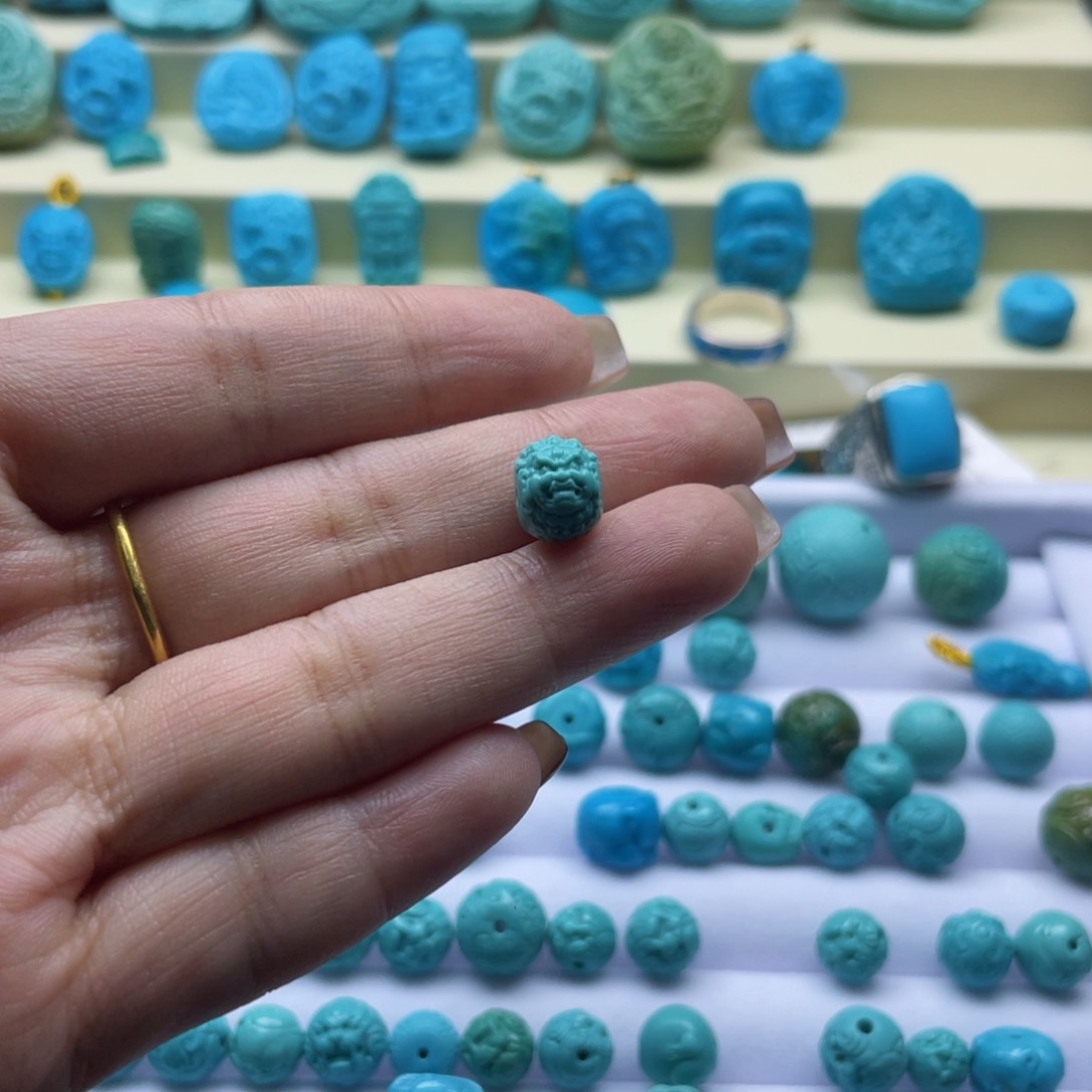 绿松石雕刻未镶嵌