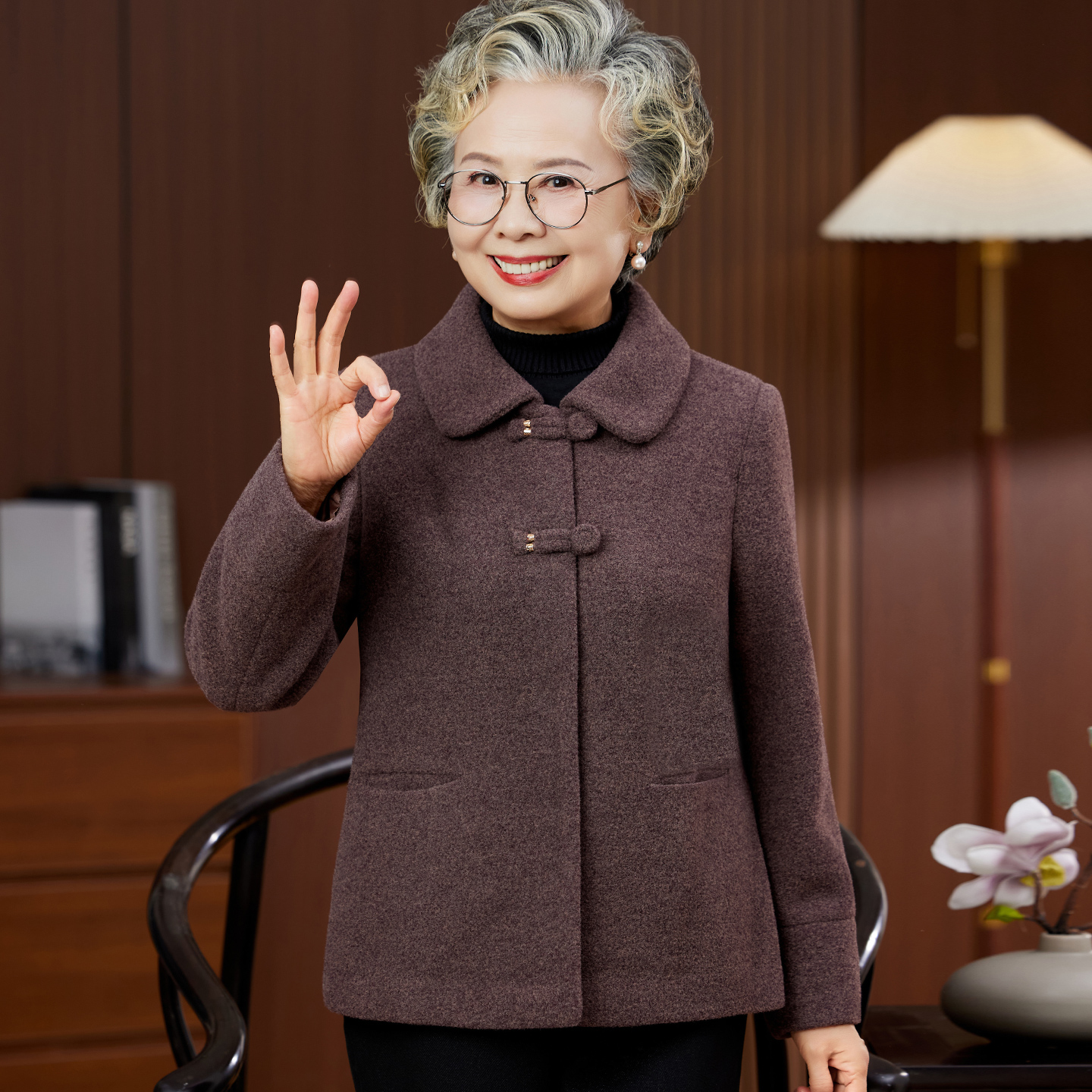 老人秋装女奶奶外套长袖2025新款中老年人妈妈上衣老太太秋冬衣服