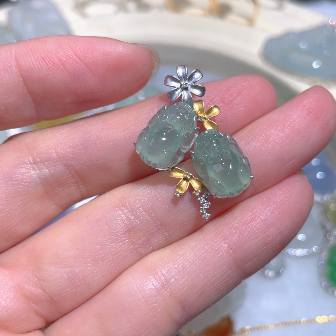 翡翠颈饰18K金镶嵌翡翠