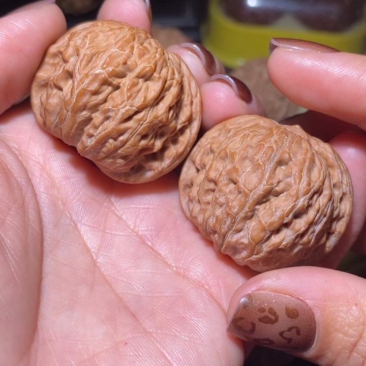 文玩核桃吊坠全品正球磨37.5