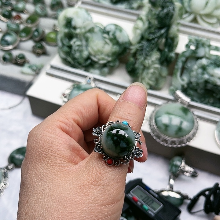 透闪石-蛇纹石玉戒指未镶嵌豆***m