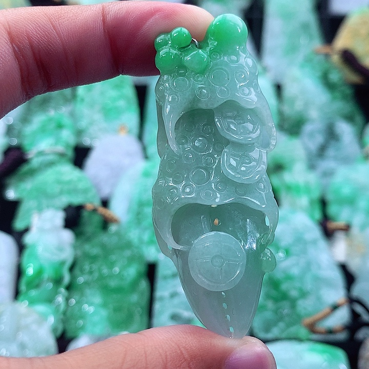 翡翠未镶嵌吊坠(不含链)