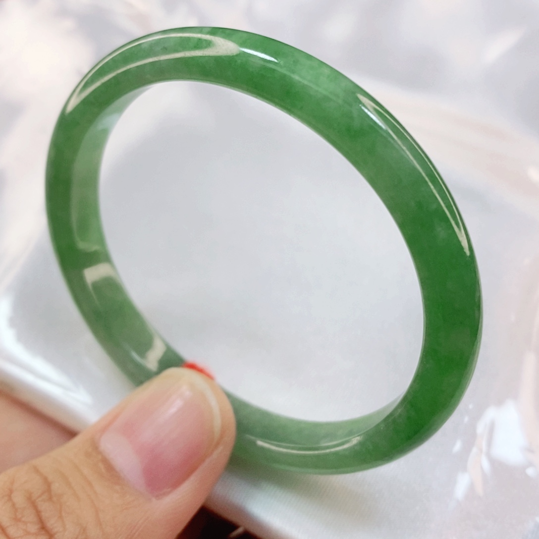 翡翠手镯未镶嵌51圈口贵妃