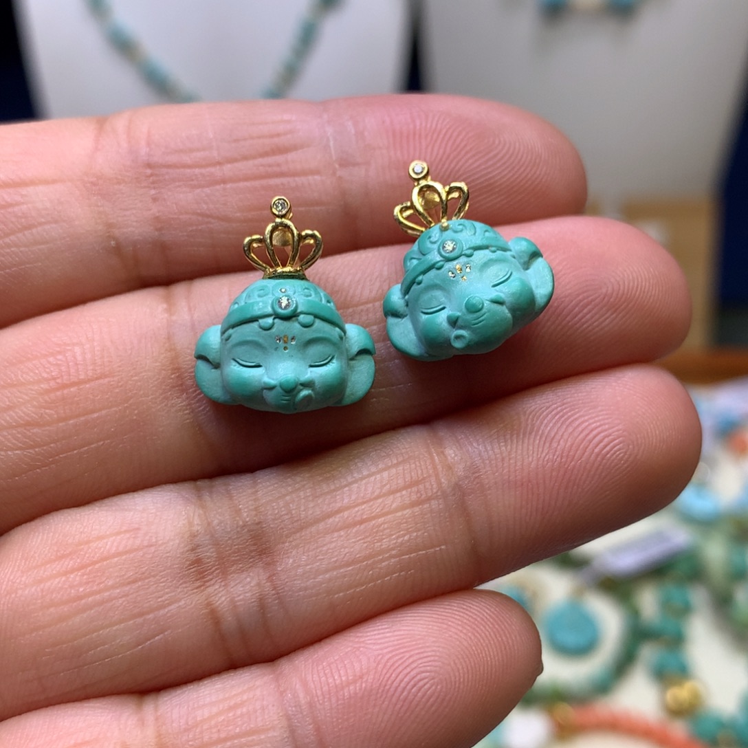 绿松石18K金镶嵌耳钉