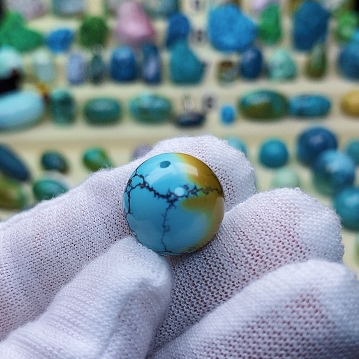 绿松石配饰未镶嵌