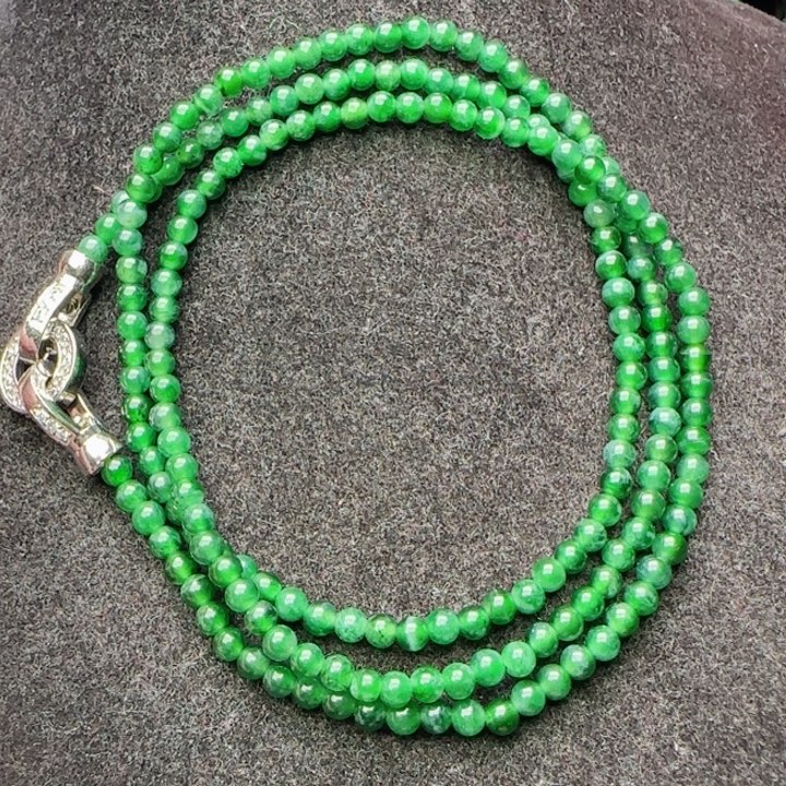 荔***枝翡翠未镶嵌颈饰天然A货