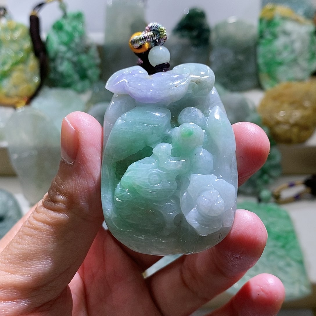【闪购商品】翡翠颈饰未镶嵌荷叶鱼