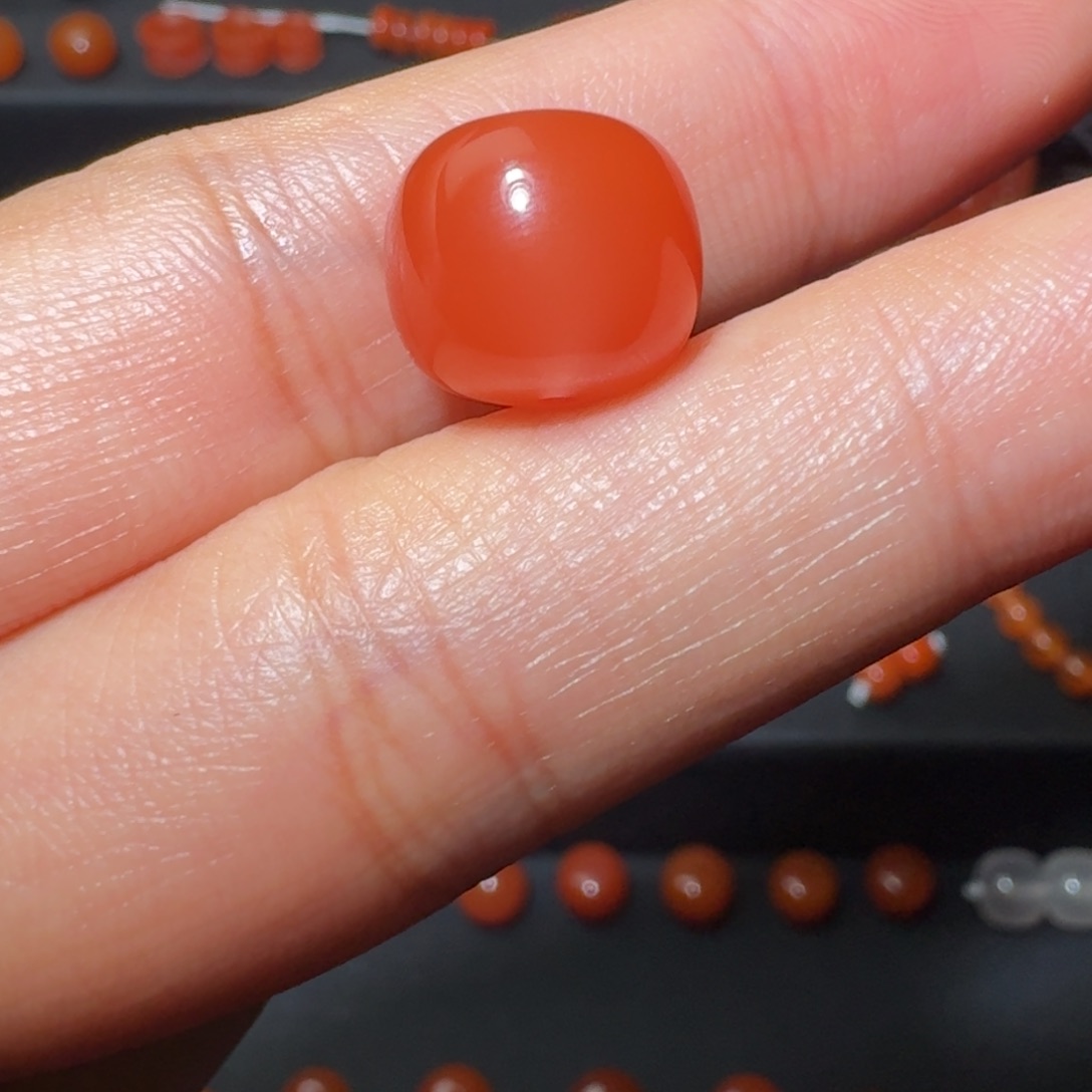 南红玛瑙未镶嵌樱桃红老形微纹12×11