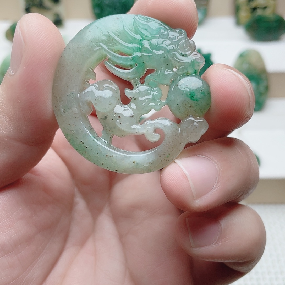 独山玉未镶嵌挂件