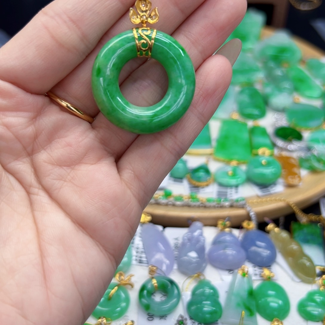 翡翠颈饰18K金镶嵌天然缅料A货