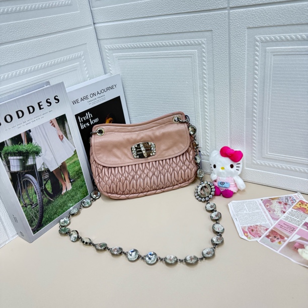 95新 MIU MIU/缪缪 粉色褶皱宝石链斜挎包