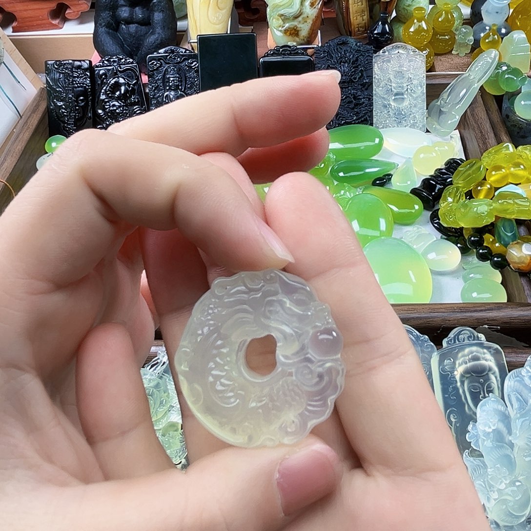 岫玉未镶嵌吊坠(不含链)