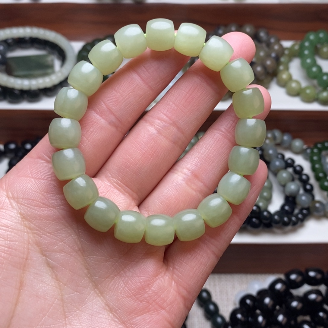 和田玉未镶嵌手串