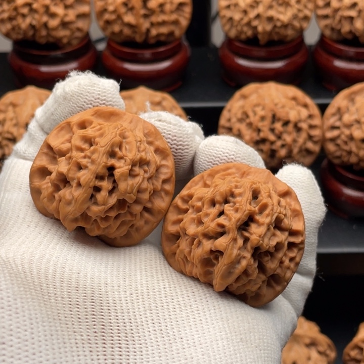 C***y吊坠文玩核桃38尺寸