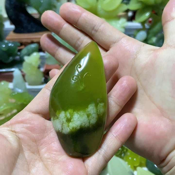 【闪购商品】蛇纹石玉把件未镶嵌