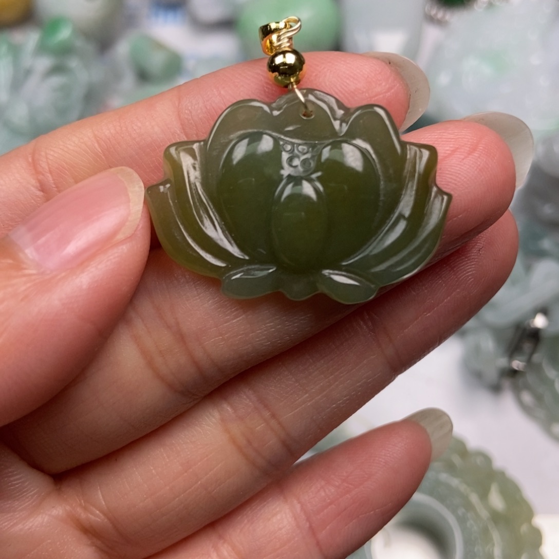 翡翠未镶嵌颈饰翡翠