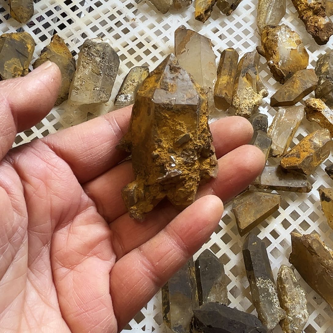 魏***新未镶嵌水晶珠宝半成品